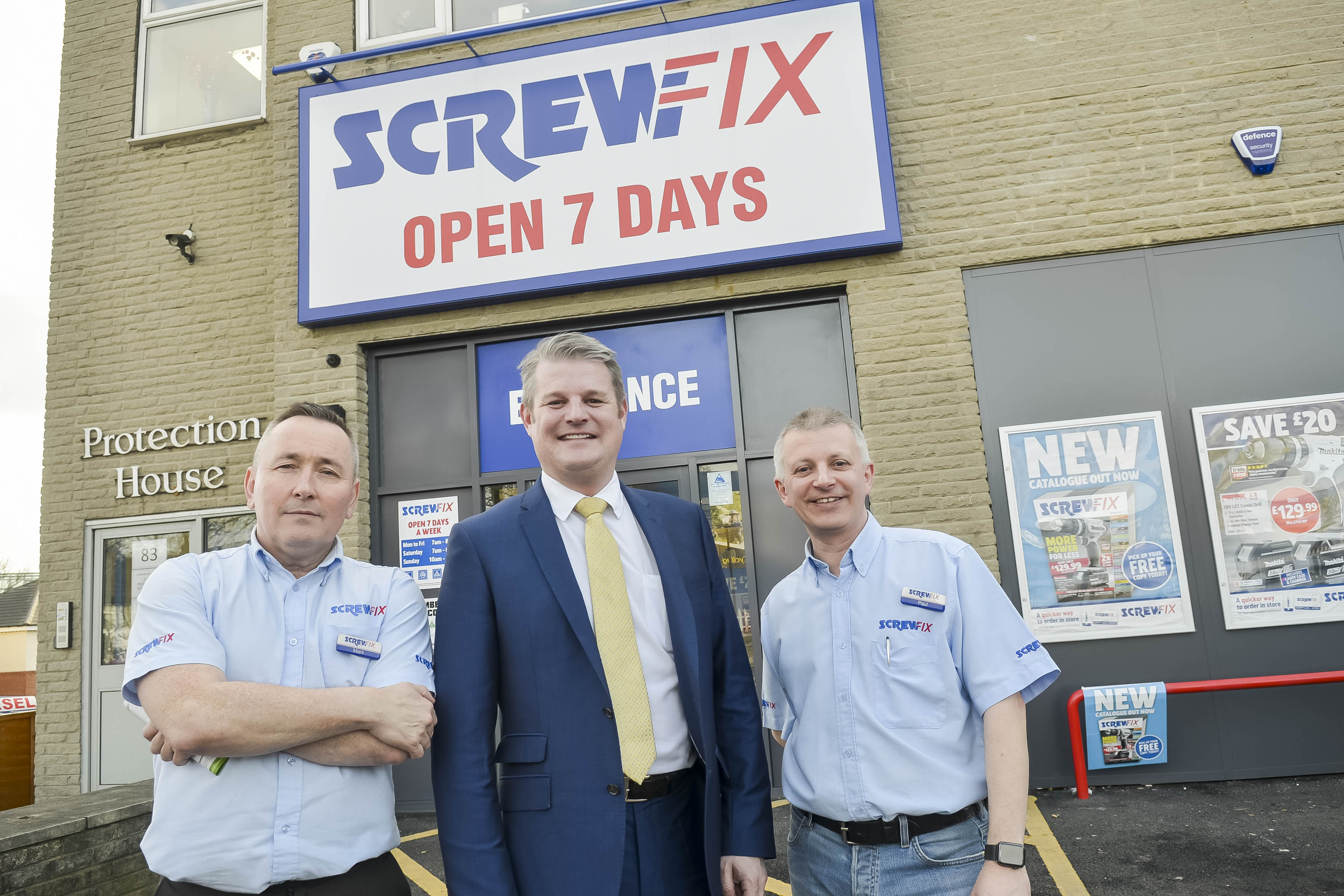 Stuart Andrew MP from Pudsey visits new Screwfix store
