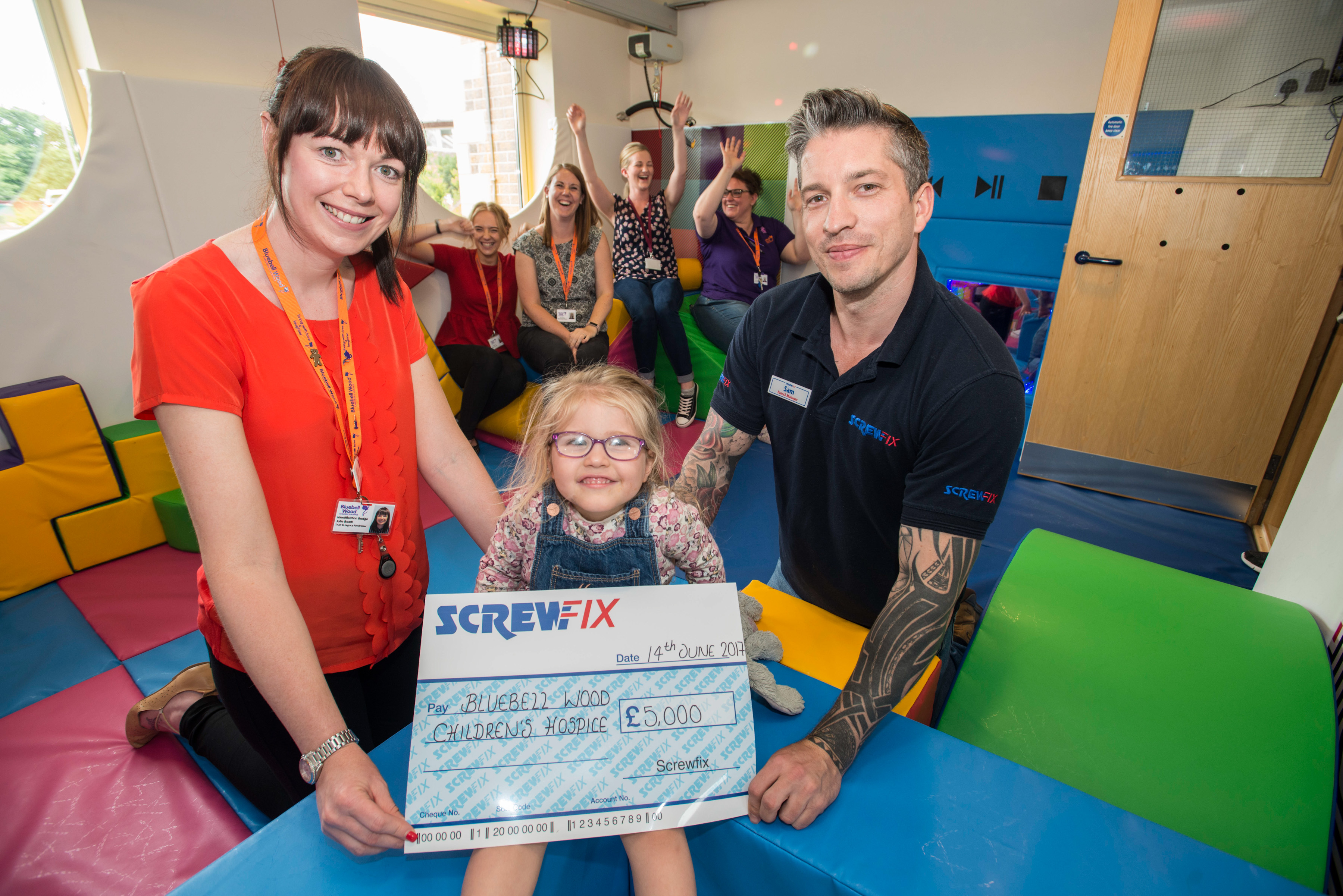 Bluebell Wood Children’s Hospice gets a helping hand from the Screwfix Foundation