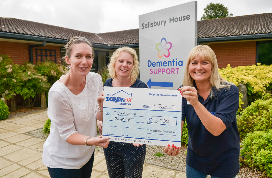 Dementia Support receives generous donation from the Screwfix Foundation