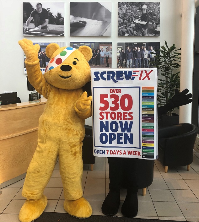 Screwfix man the phones for Children In Need