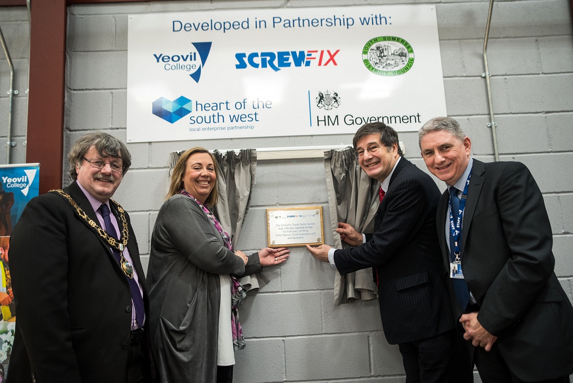 Screwfix partners with Yeovil College to boost construction facilities.