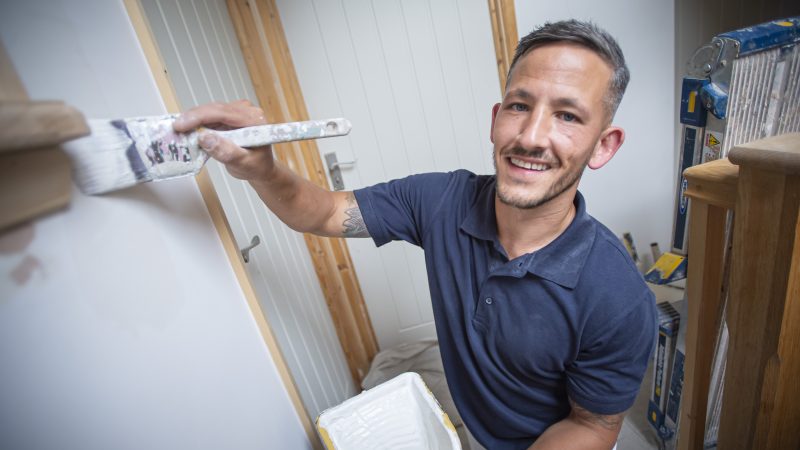 PAINTER AND DECORATOR FROM ESSEX IS A SCREWFIX TOP TRADESPERSON FINALIST!